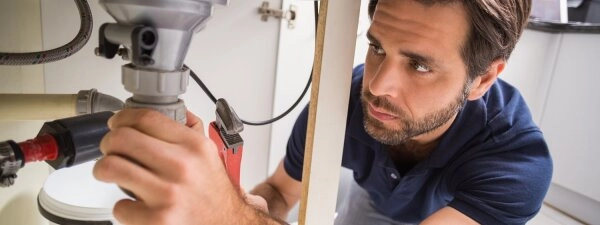 Sanitärinstallateur